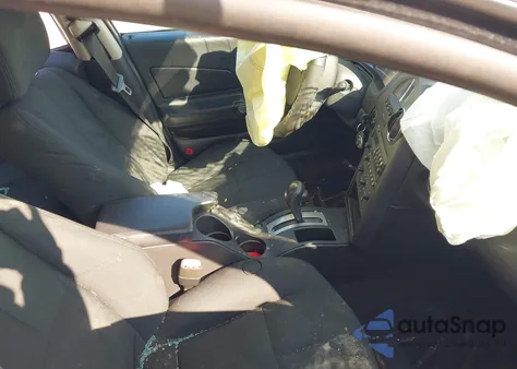 2008 Pontiac Grand Prix z USA, uszkodzony, nr VIN 2G2WP552581142541